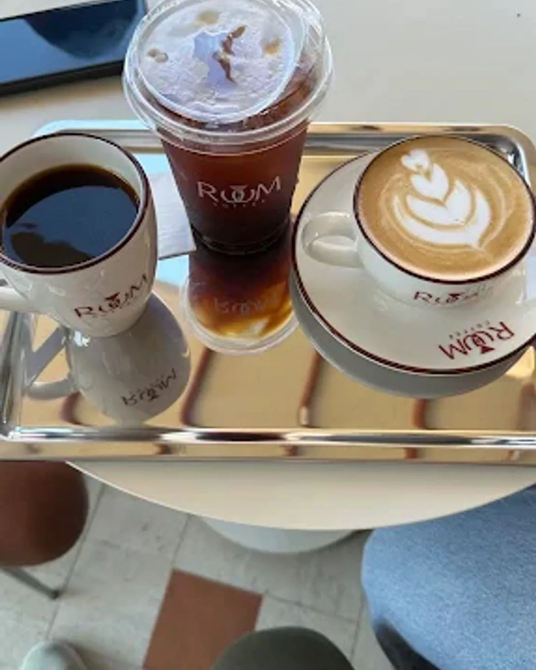 V60 ile elle demlenen kahve servisi